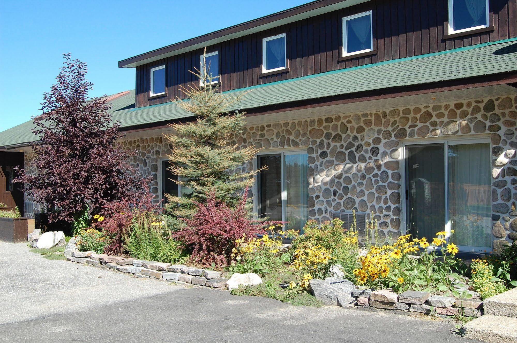 Godard Motel