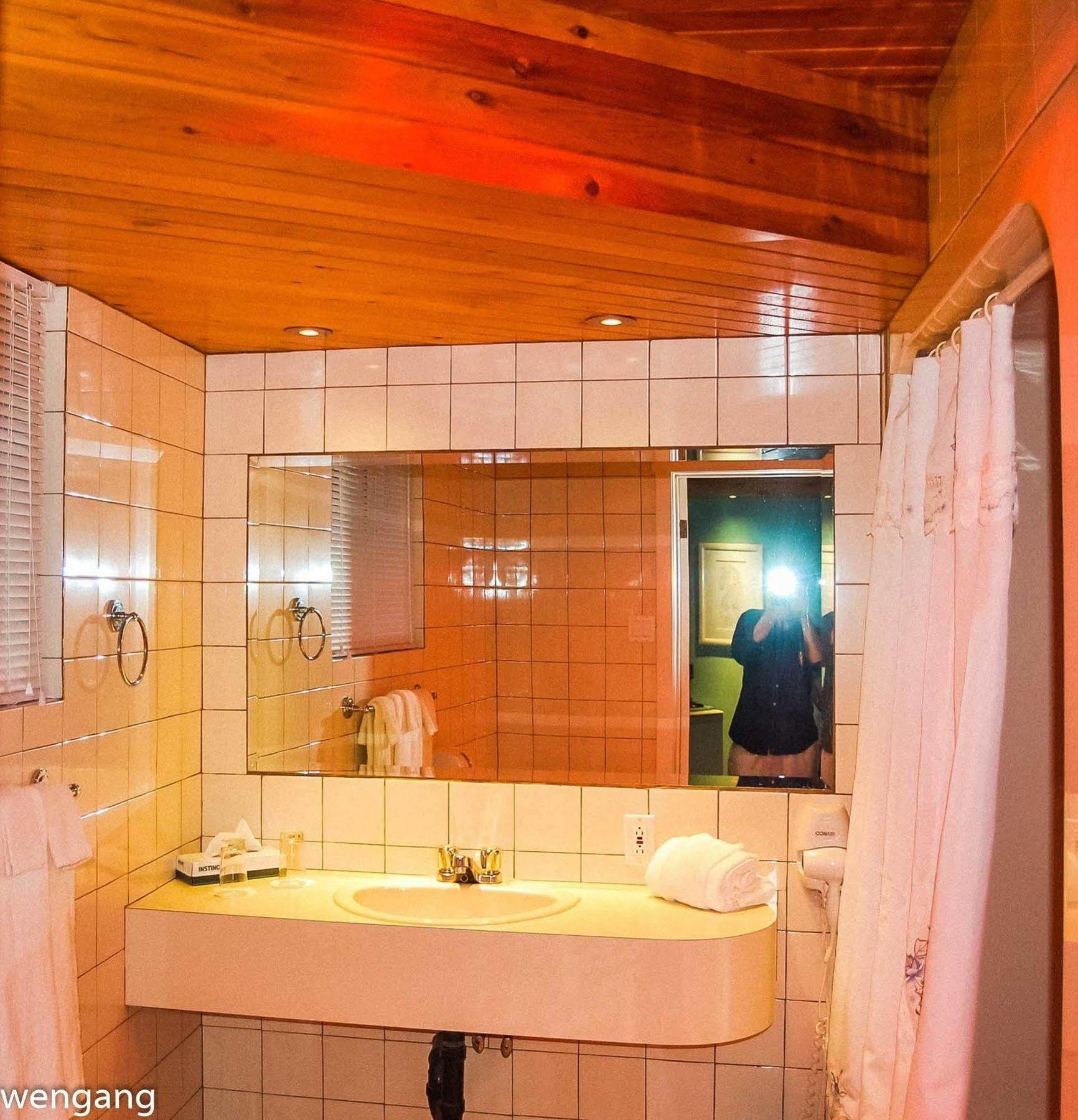 Godard Motel 3*